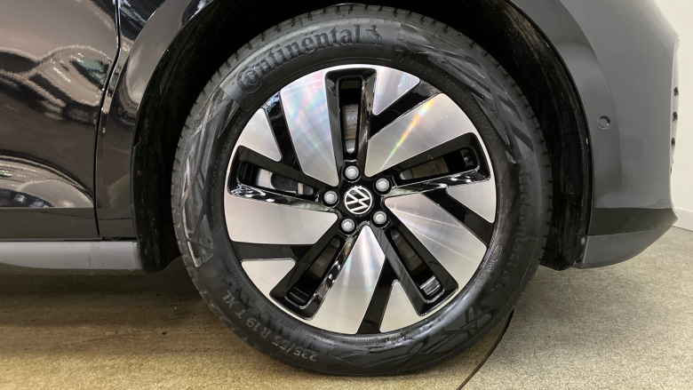 Volkswagen ID. Buzz 210kW Life Pro 86kWh 5dr LWB Auto [7 Seat] Electric Estate